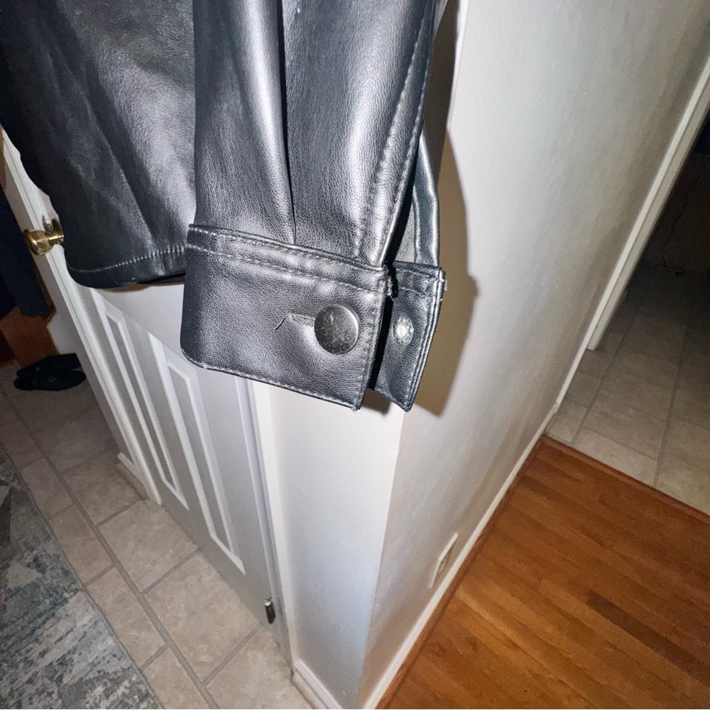 No Boundaries Women's XS Black Faux Leather Button-Up Shacket Jacket TopCollard - Picture 7 of 14